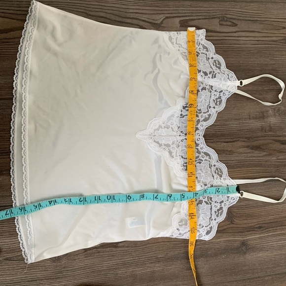 Lingerie - Picture 4 of 6